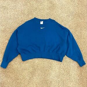 Nike cropped crewneck (Small)